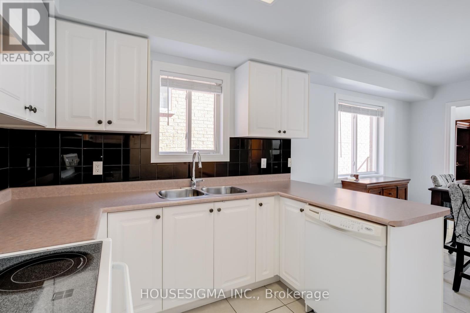 20 Sweet Briar Lane, Brampton, Ontario  L6Z 4V3 - Photo 15 - W12853102