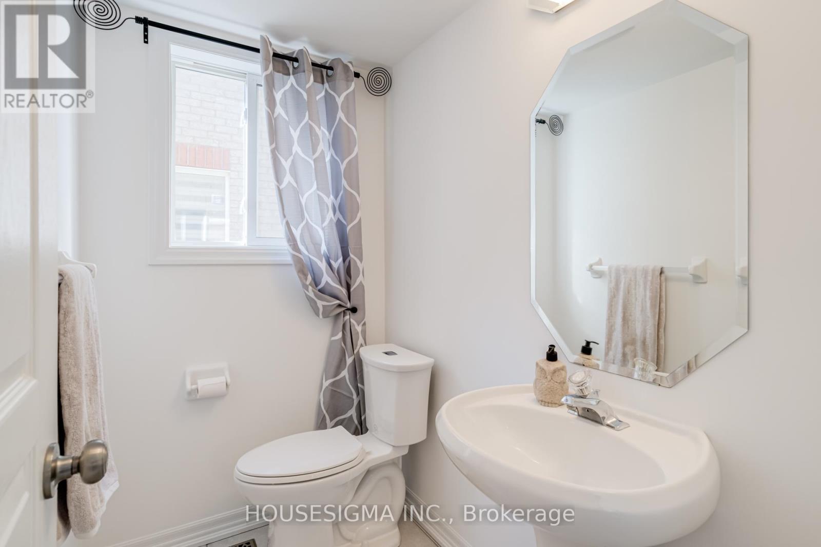 20 Sweet Briar Lane, Brampton, Ontario  L6Z 4V3 - Photo 16 - W12853102