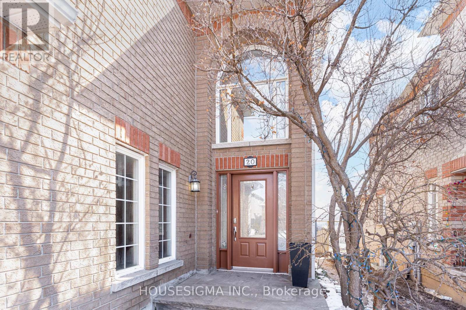 20 Sweet Briar Lane, Brampton, Ontario  L6Z 4V3 - Photo 2 - W12853102