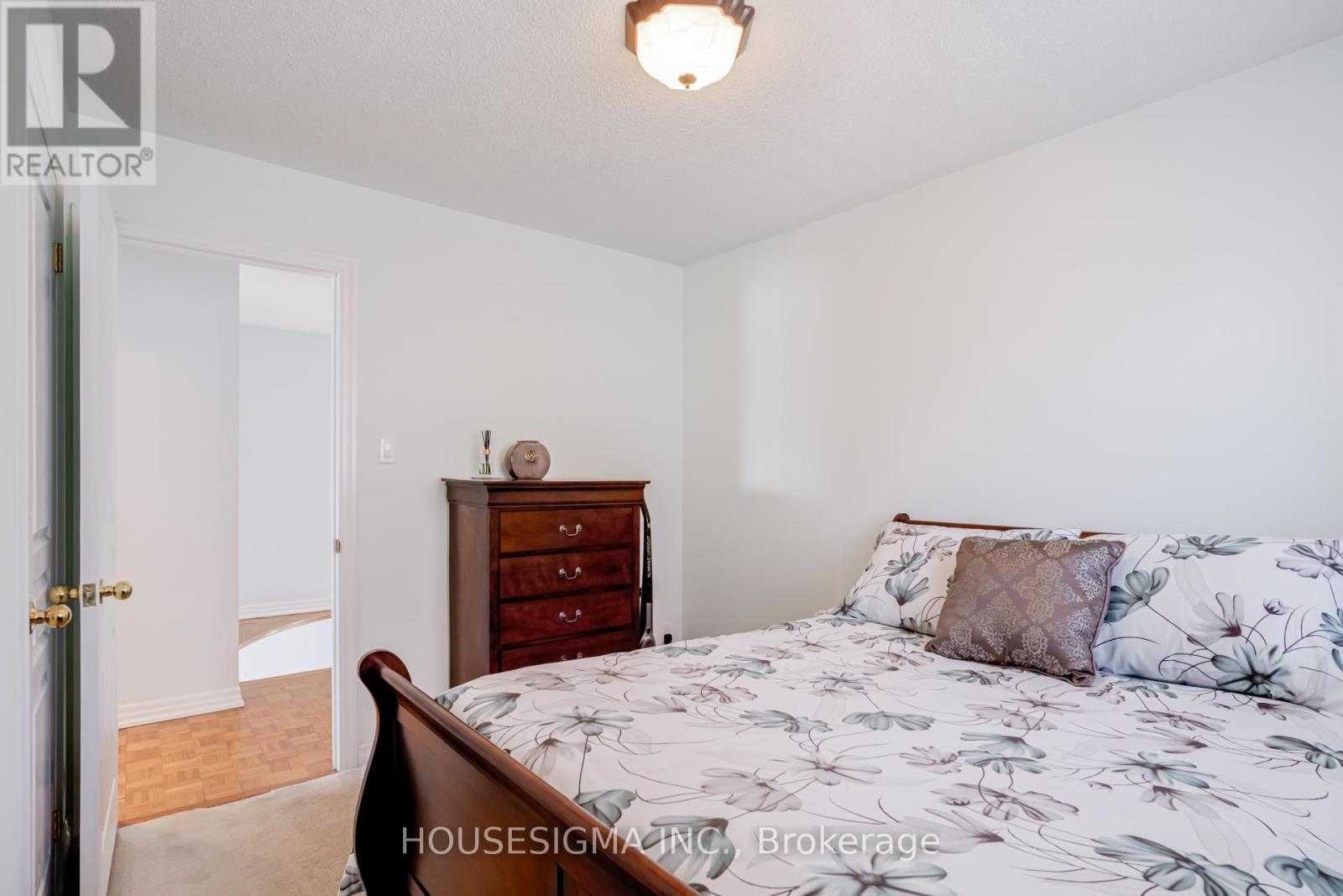 20 Sweet Briar Lane, Brampton, Ontario  L6Z 4V3 - Photo 31 - W12853102