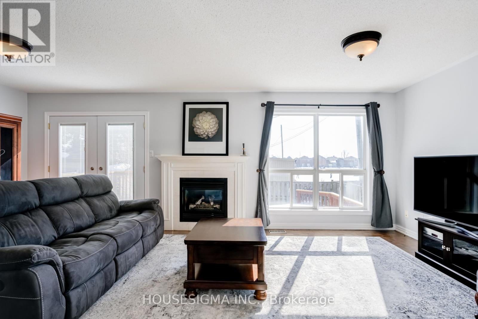 20 Sweet Briar Lane, Brampton, Ontario  L6Z 4V3 - Photo 7 - W12853102