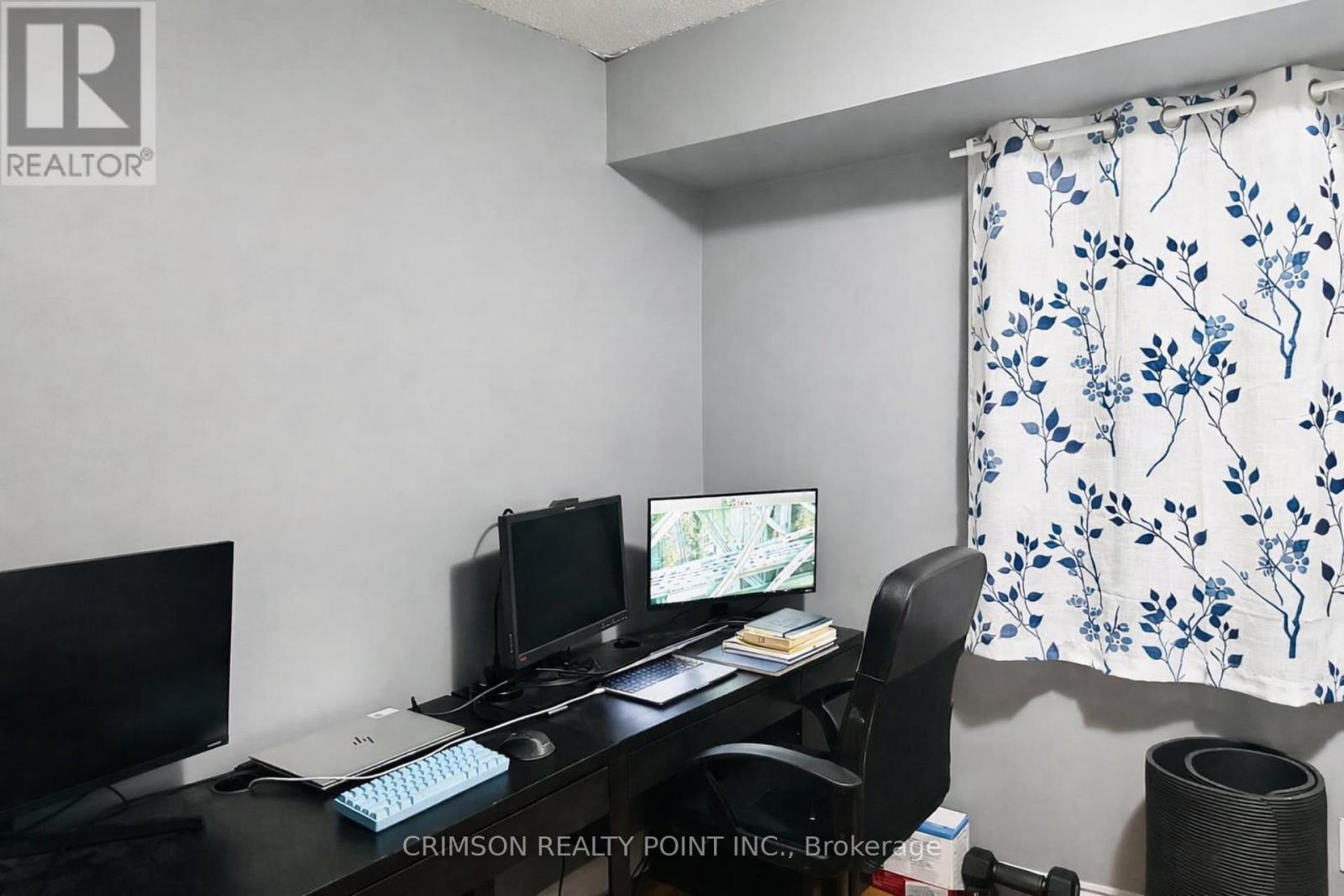 5b Hobden Place, Toronto, Ontario  M9R 3R6 - Photo 13 - W12853104