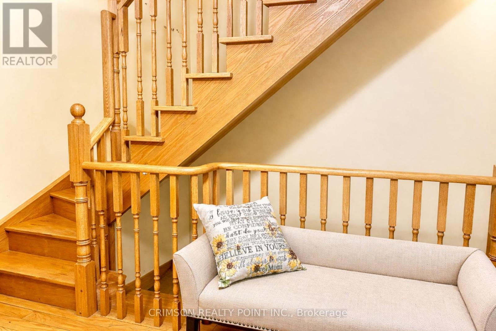 5b Hobden Place, Toronto, Ontario  M9R 3R6 - Photo 2 - W12853104