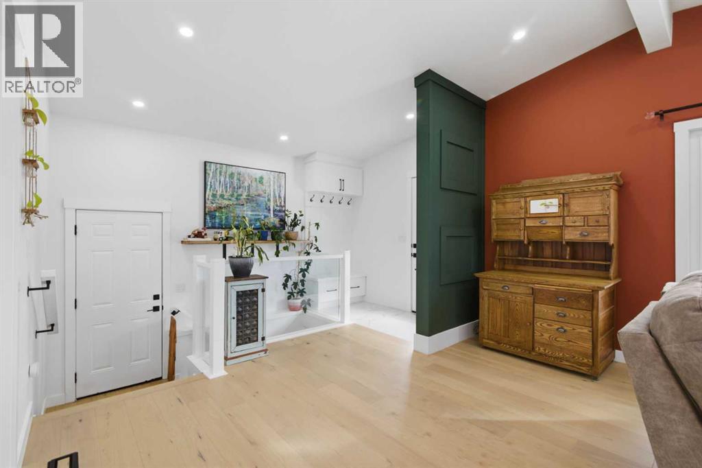 428 Queen Anne Way Se, Calgary, Alberta  T2J 4R9 - Photo 7 - A2291229