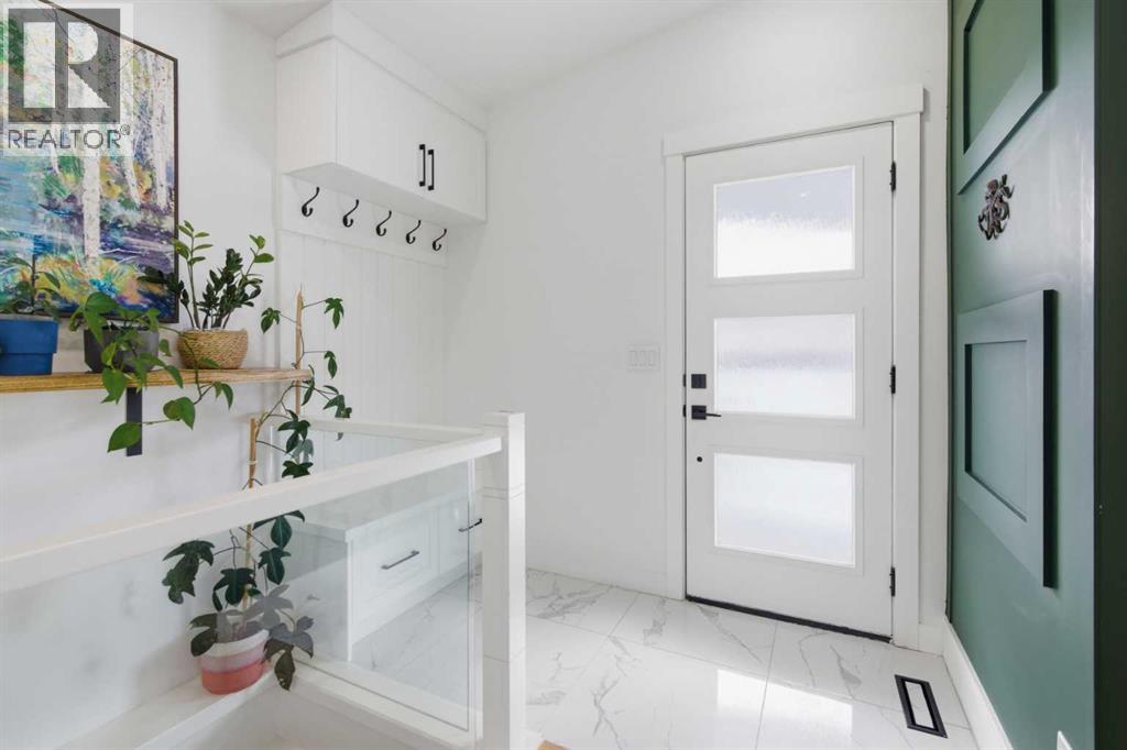 428 Queen Anne Way Se, Calgary, Alberta  T2J 4R9 - Photo 5 - A2291229