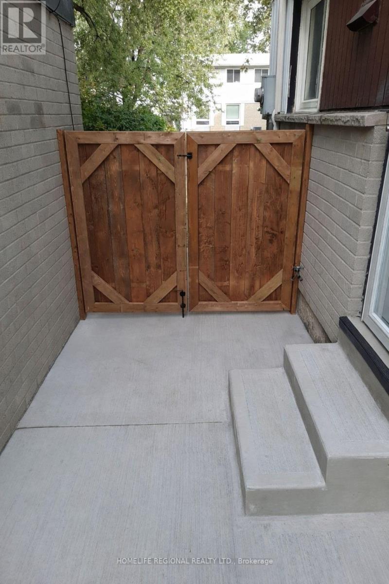 26 Garrison Square, Brampton (Northgate), Ontario  L6S 2H3 - Photo 25 - W12844320