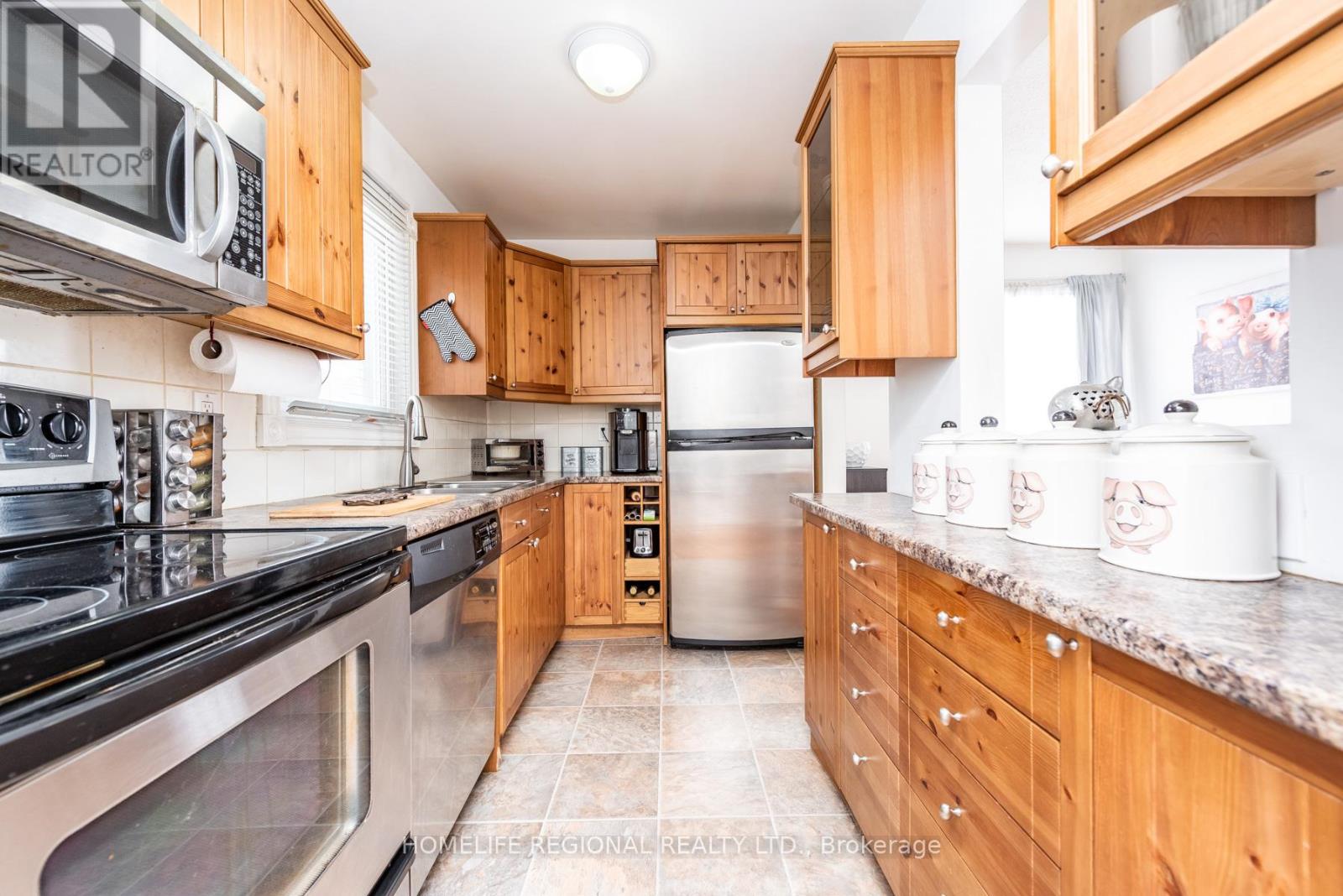 26 Garrison Square, Brampton (Northgate), Ontario  L6S 2H3 - Photo 4 - W12844320