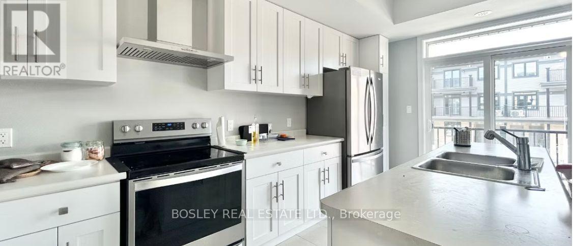 76 Lomond Lane, Kitchener, Ontario  N2R 0T6 - Photo 2 - X12850630