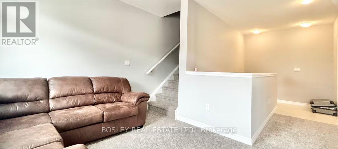 76 Lomond Lane, Kitchener, Ontario  N2R 0T6 - Photo 5 - X12850630