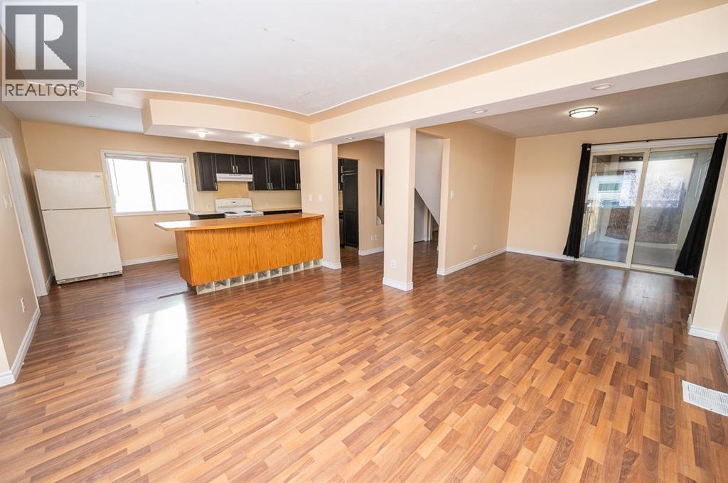 5811 43 Avenue, Red Deer, Alberta  T4N 3E5 - Photo 3 - A2281669