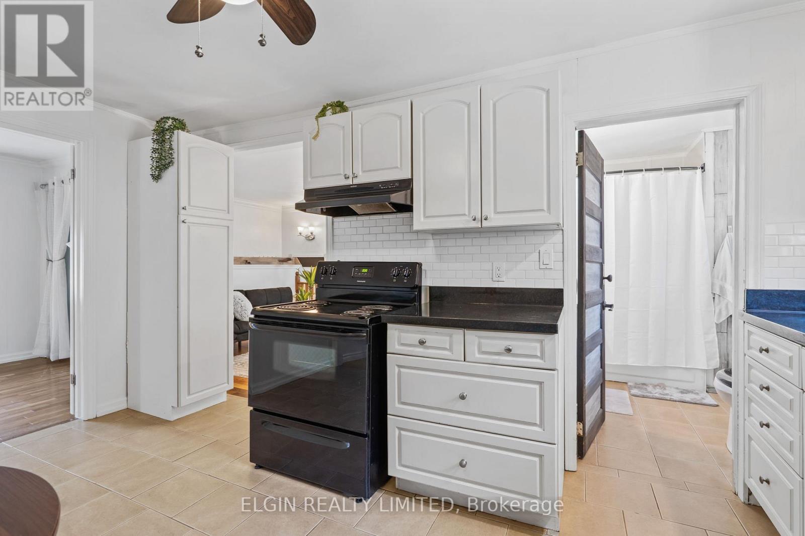 189 Emerson Avenue, London South, Ontario  N5Z 3L5 - Photo 13 - X12853202