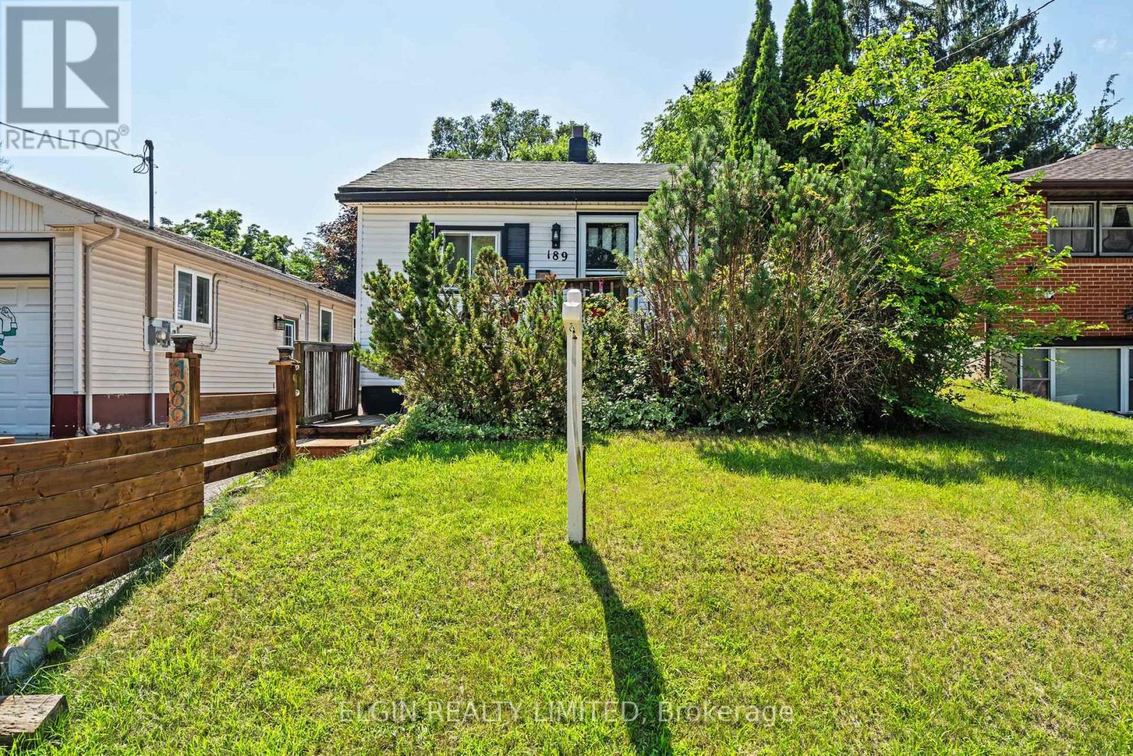 189 Emerson Avenue, London South, Ontario  N5Z 3L5 - Photo 2 - X12853202