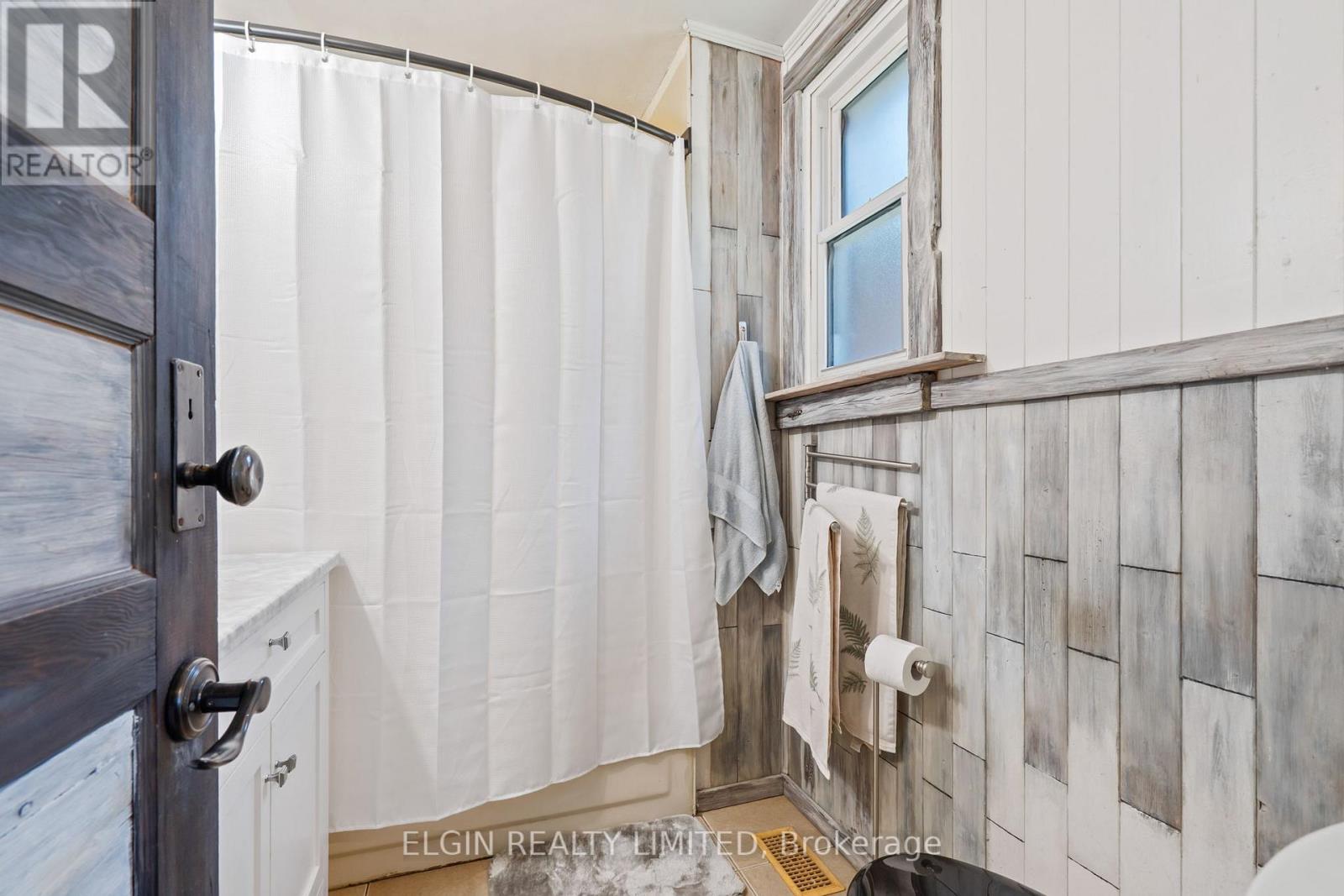 189 Emerson Avenue, London South, Ontario  N5Z 3L5 - Photo 22 - X12853202