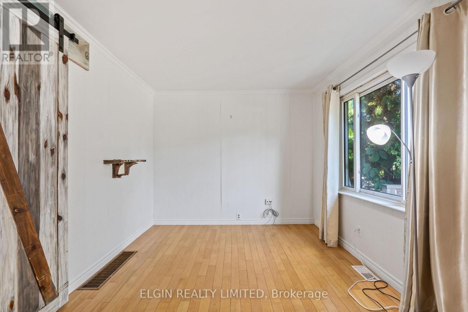 189 Emerson Avenue, London South, Ontario  N5Z 3L5 - Photo 5 - X12853202