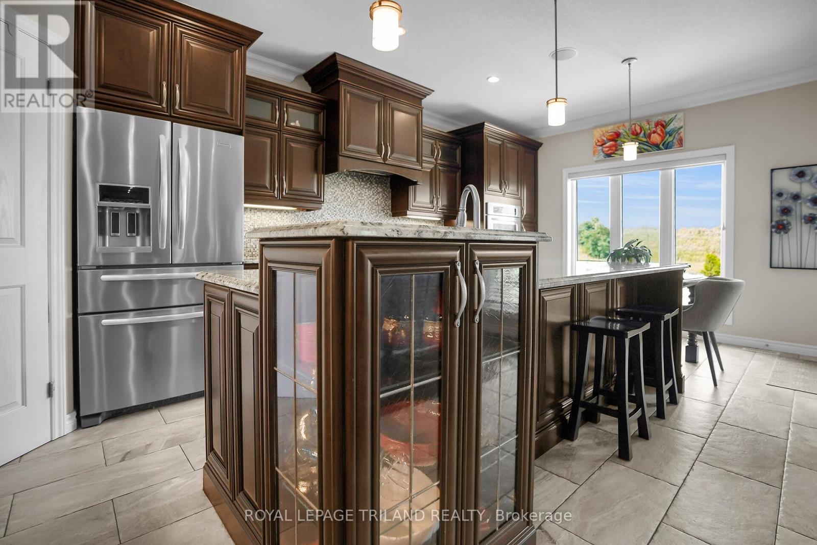 817 Thistleridge Crescent, London South, Ontario  N6K 0B5 - Photo 11 - X12853220