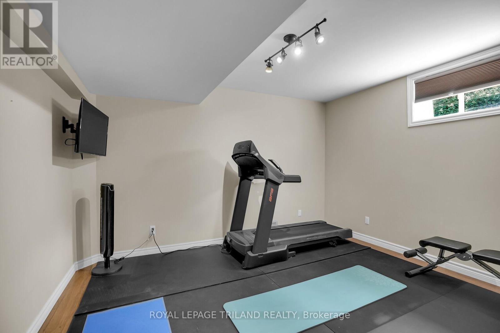 817 Thistleridge Crescent, London South, Ontario  N6K 0B5 - Photo 31 - X12853220