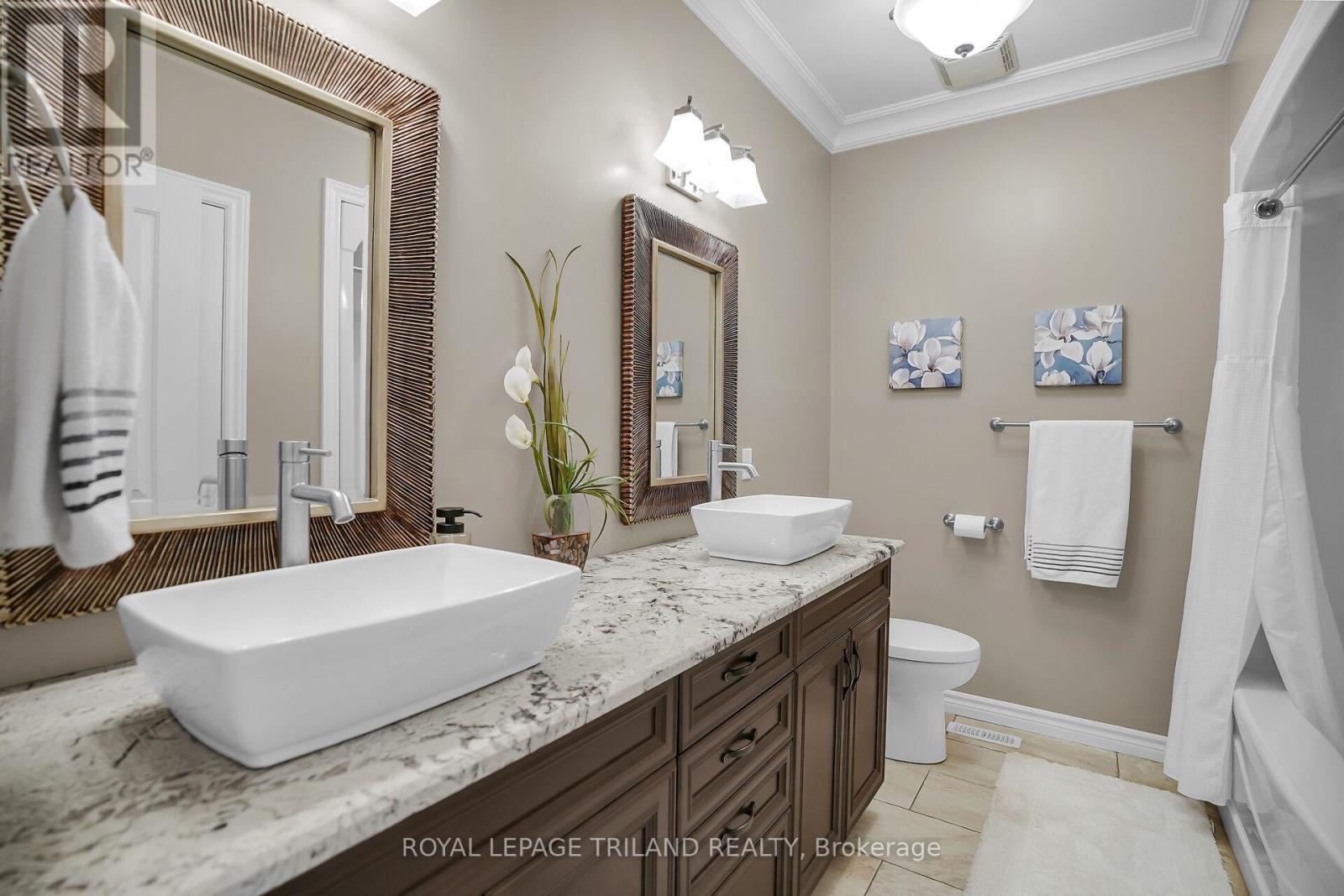 817 Thistleridge Crescent, London South, Ontario  N6K 0B5 - Photo 34 - X12853220