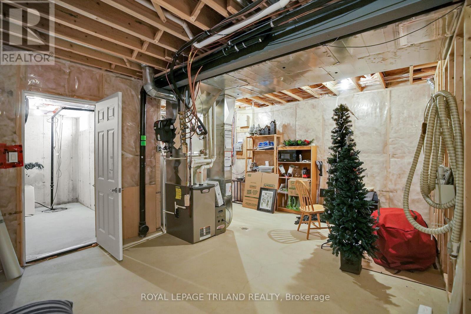 817 Thistleridge Crescent, London South, Ontario  N6K 0B5 - Photo 37 - X12853220