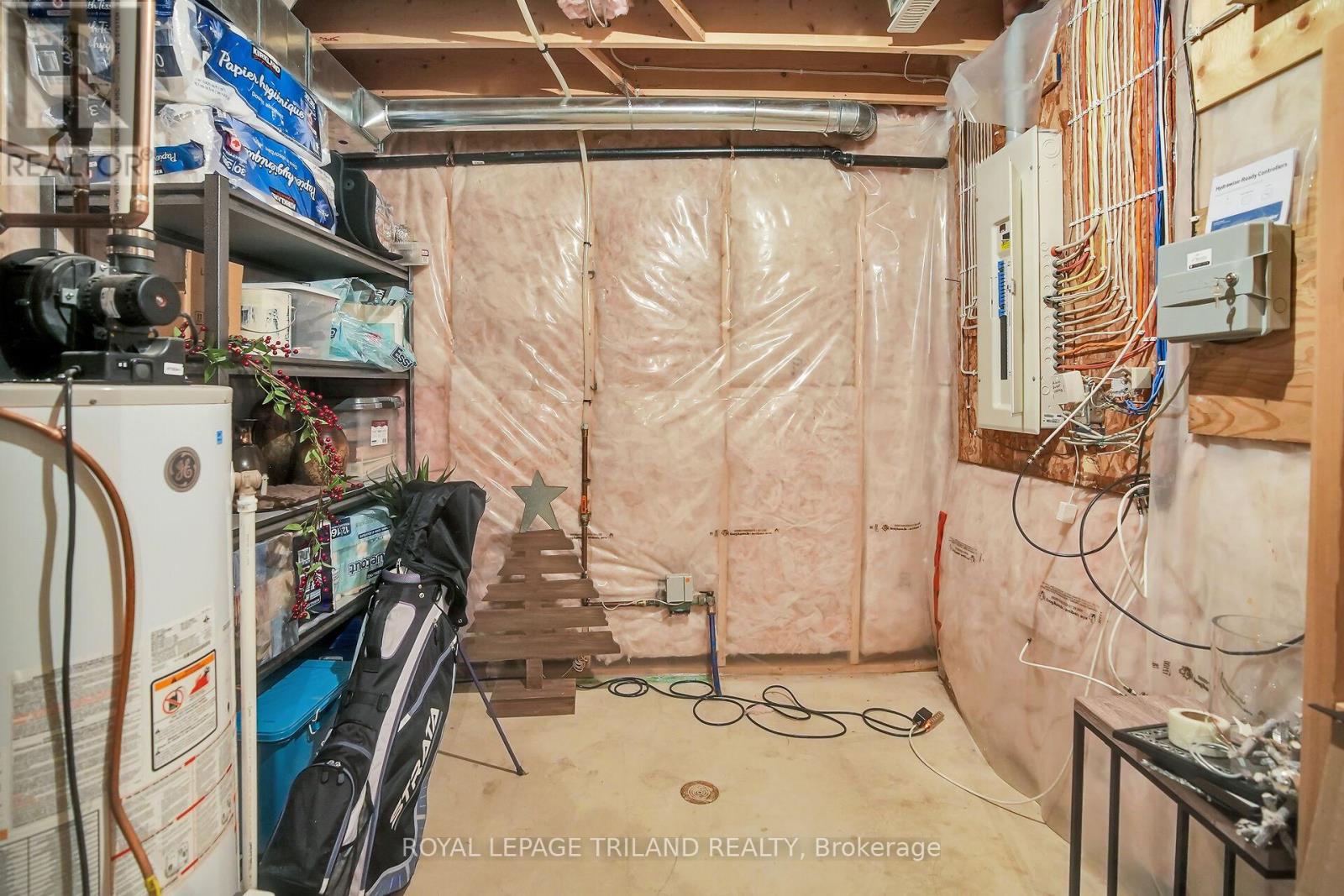 817 Thistleridge Crescent, London South, Ontario  N6K 0B5 - Photo 38 - X12853220