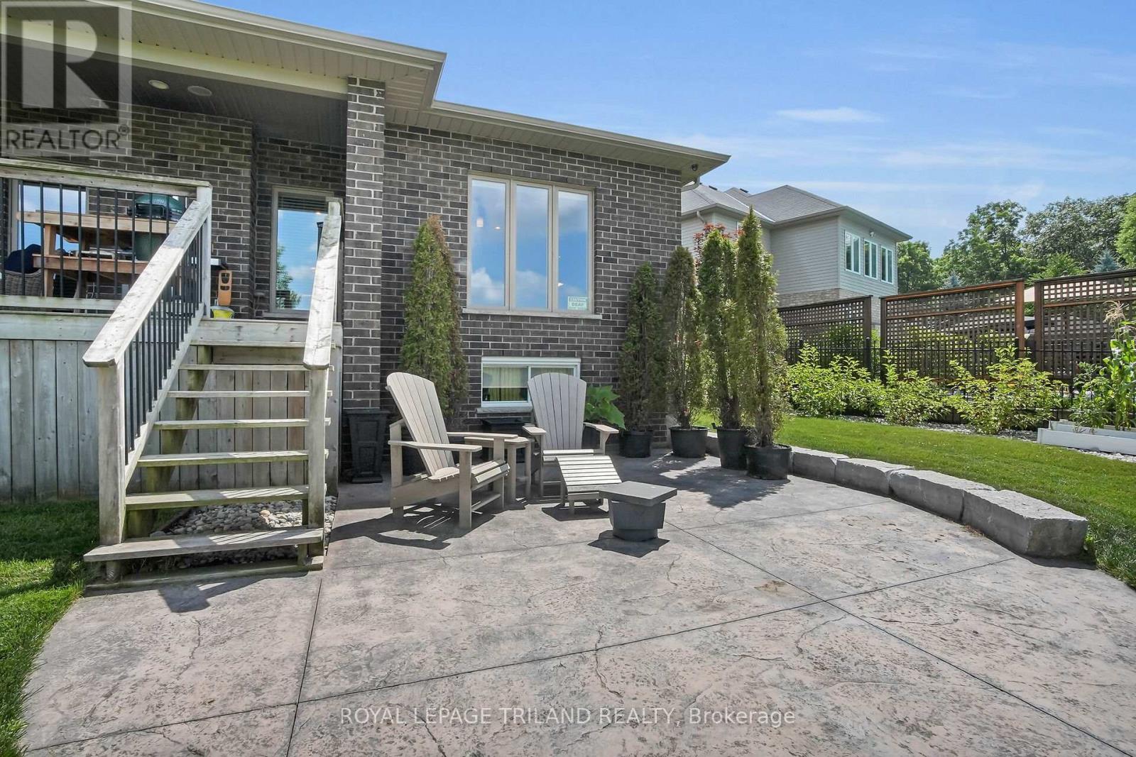 817 Thistleridge Crescent, London South, Ontario  N6K 0B5 - Photo 41 - X12853220