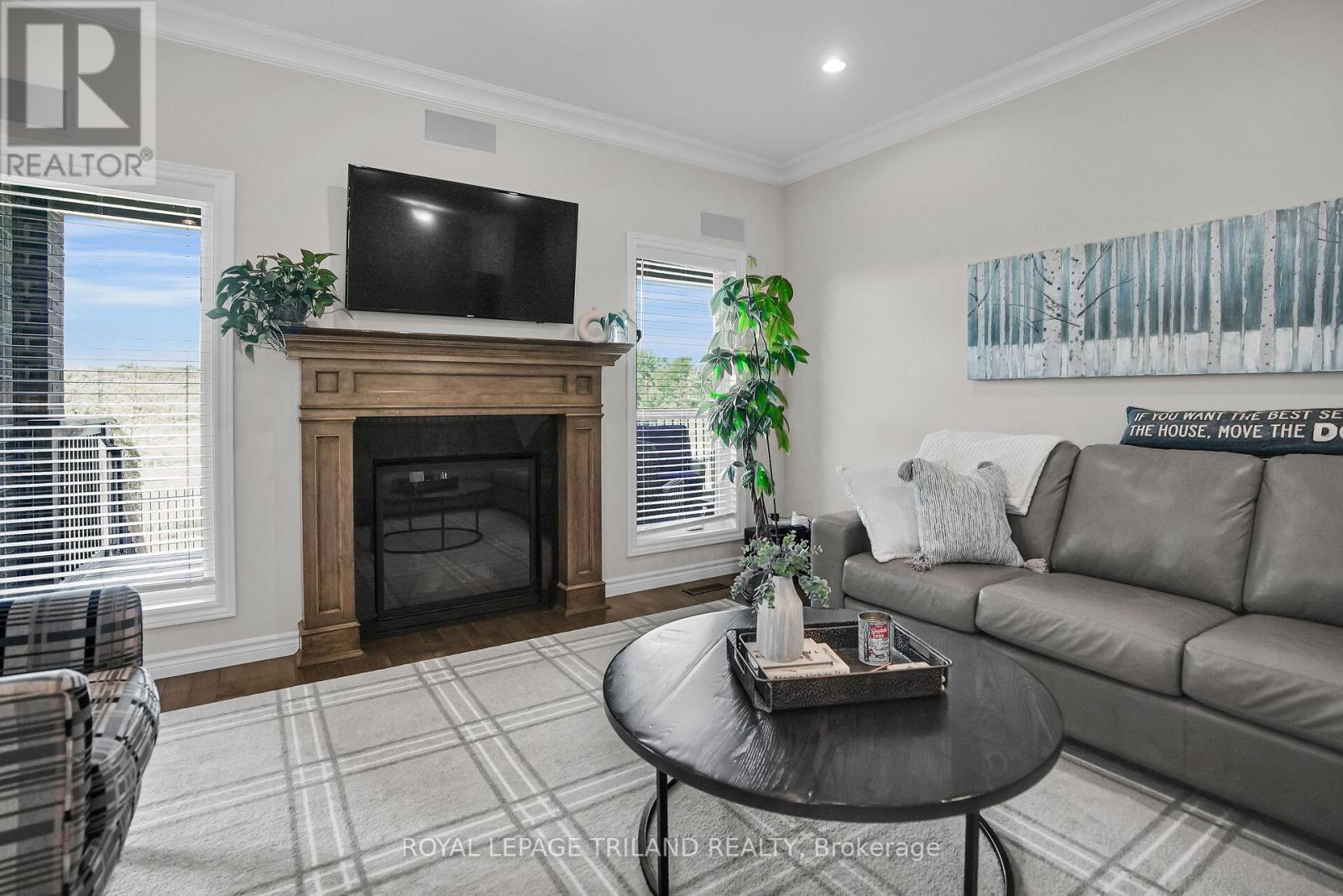 817 Thistleridge Crescent, London South, Ontario  N6K 0B5 - Photo 5 - X12853220