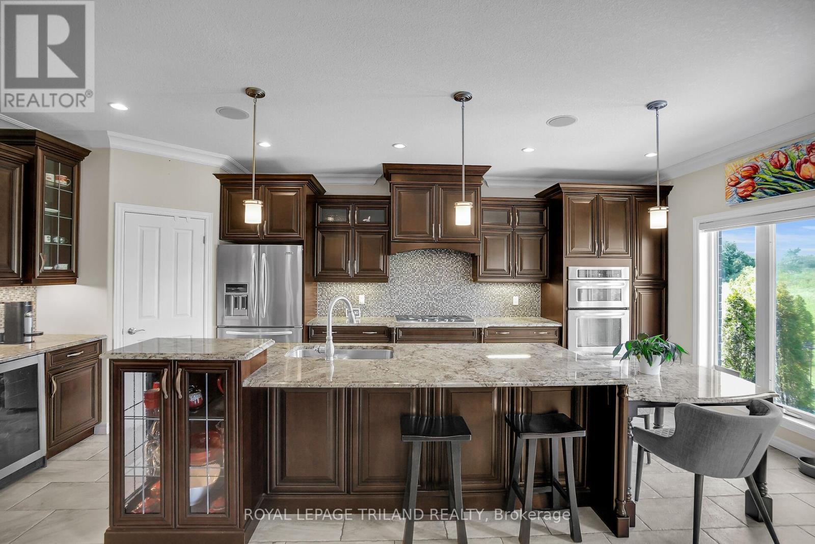 817 Thistleridge Crescent, London South, Ontario  N6K 0B5 - Photo 9 - X12853220