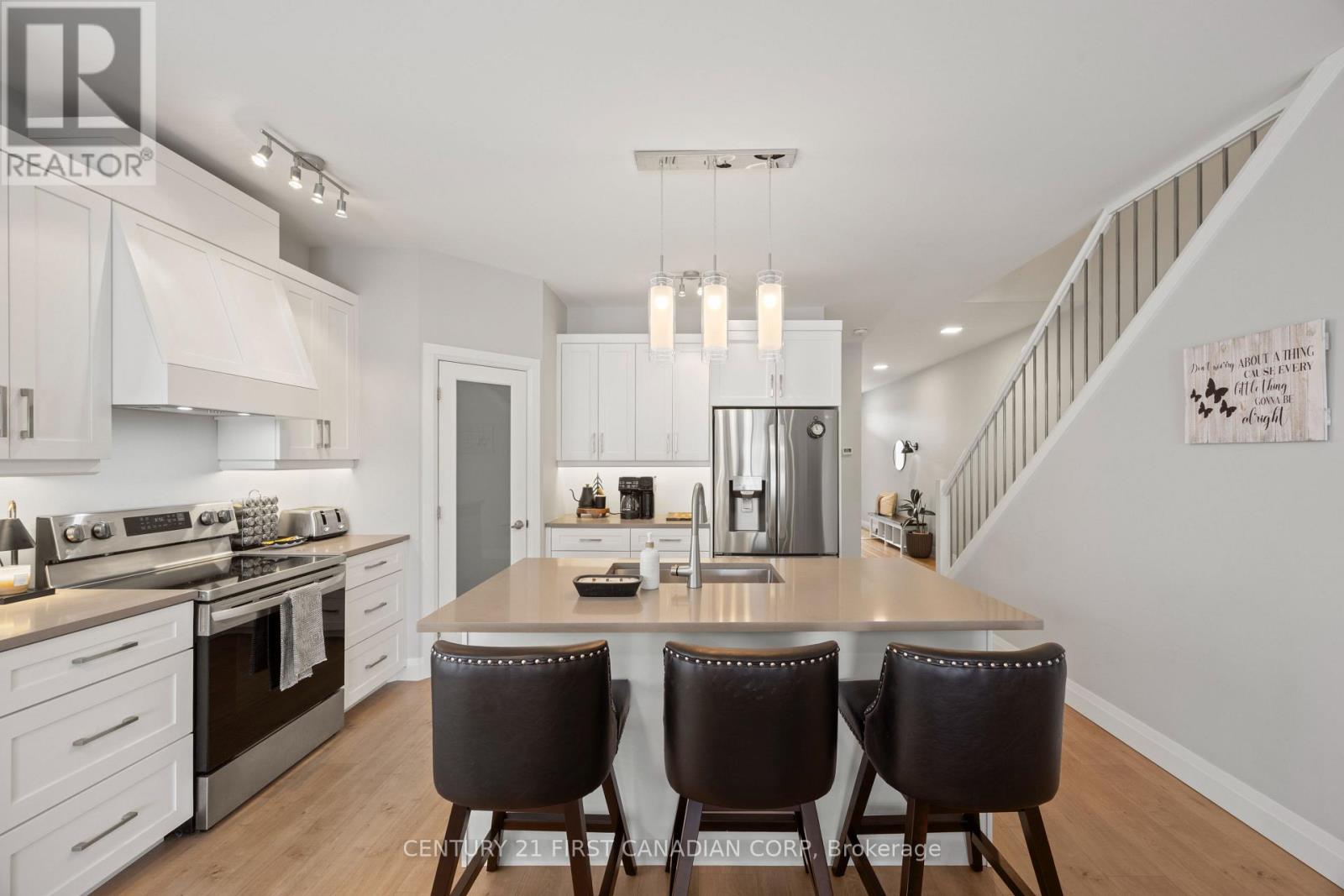 176 King Street, Bluewater, Ontario  N0M 1X0 - Photo 12 - X12853238