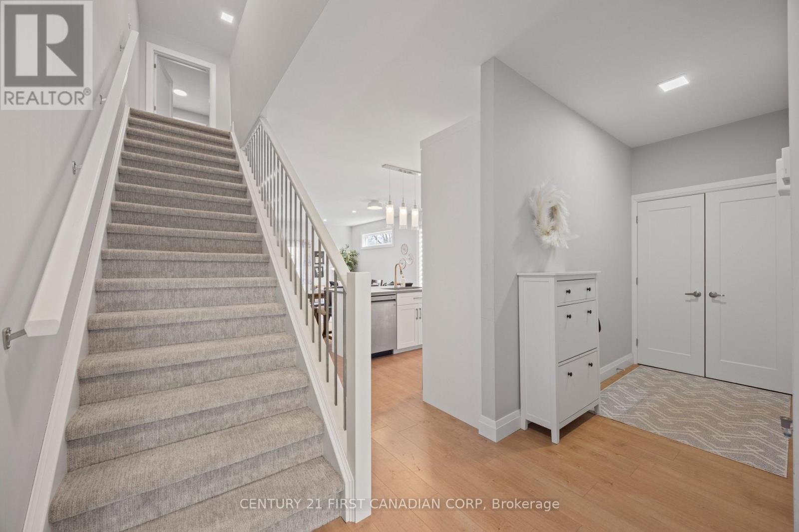 176 King Street, Bluewater, Ontario  N0M 1X0 - Photo 23 - X12853238