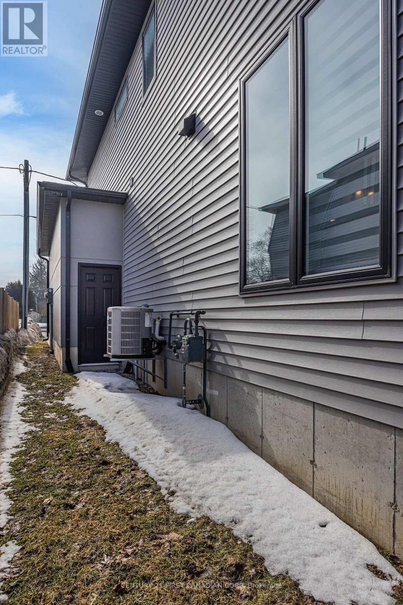 176 King Street, Bluewater, Ontario  N0M 1X0 - Photo 35 - X12853238