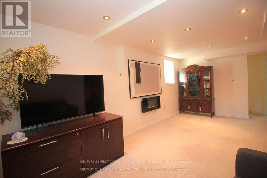 893 Lawson Road, London North, Ontario  N6G 4X4 - Photo 32 - X12853268