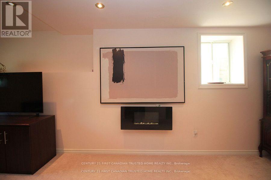 893 Lawson Road, London North, Ontario  N6G 4X4 - Photo 35 - X12853268