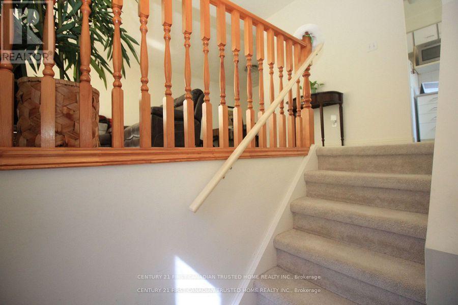 893 Lawson Road, London North, Ontario  N6G 4X4 - Photo 4 - X12853268