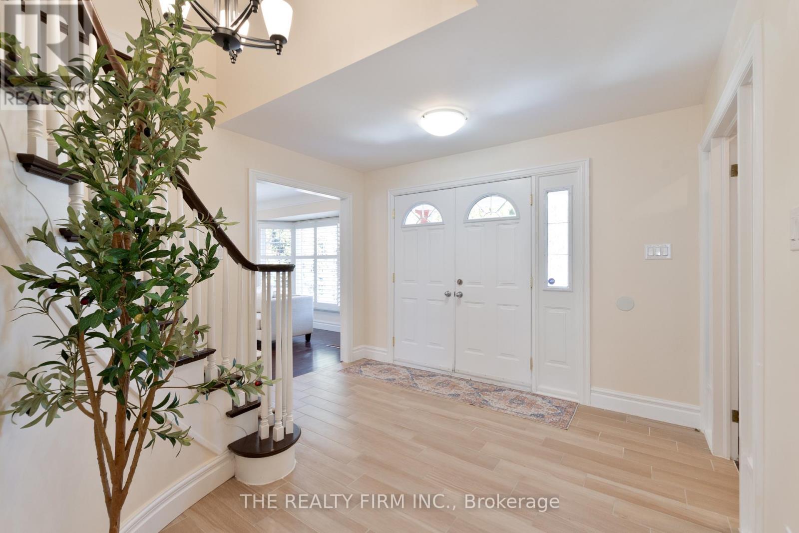 102 Masonville Court, London North, Ontario  N5X 3M5 - Photo 2 - X12853278