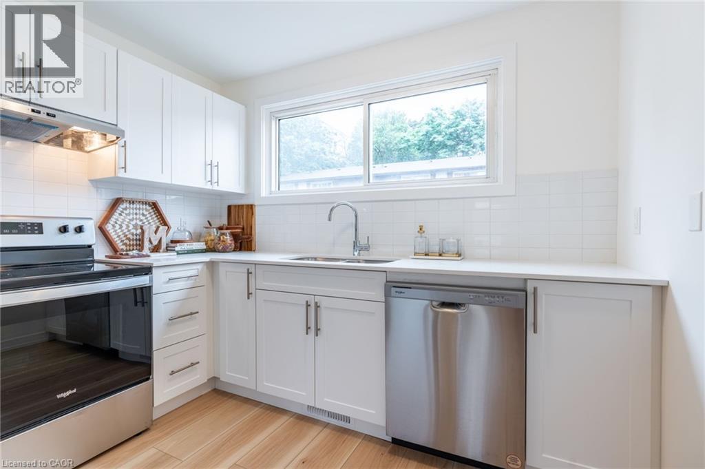 22 Woodman Drive N, Hamilton, Ontario  L8H 2M5 - Photo 10 - 40810126