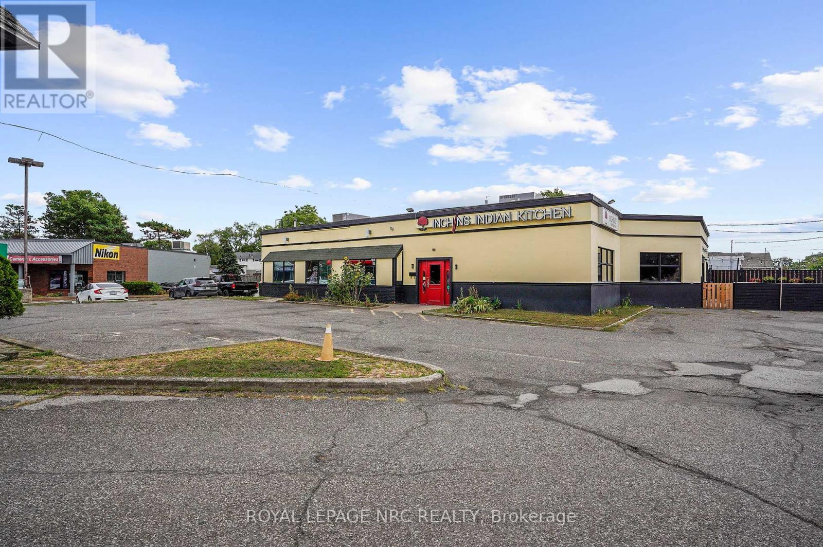 312 Lake Street, St. Catharines, Ontario  L2N 4H4 - Photo 1 - X12853170