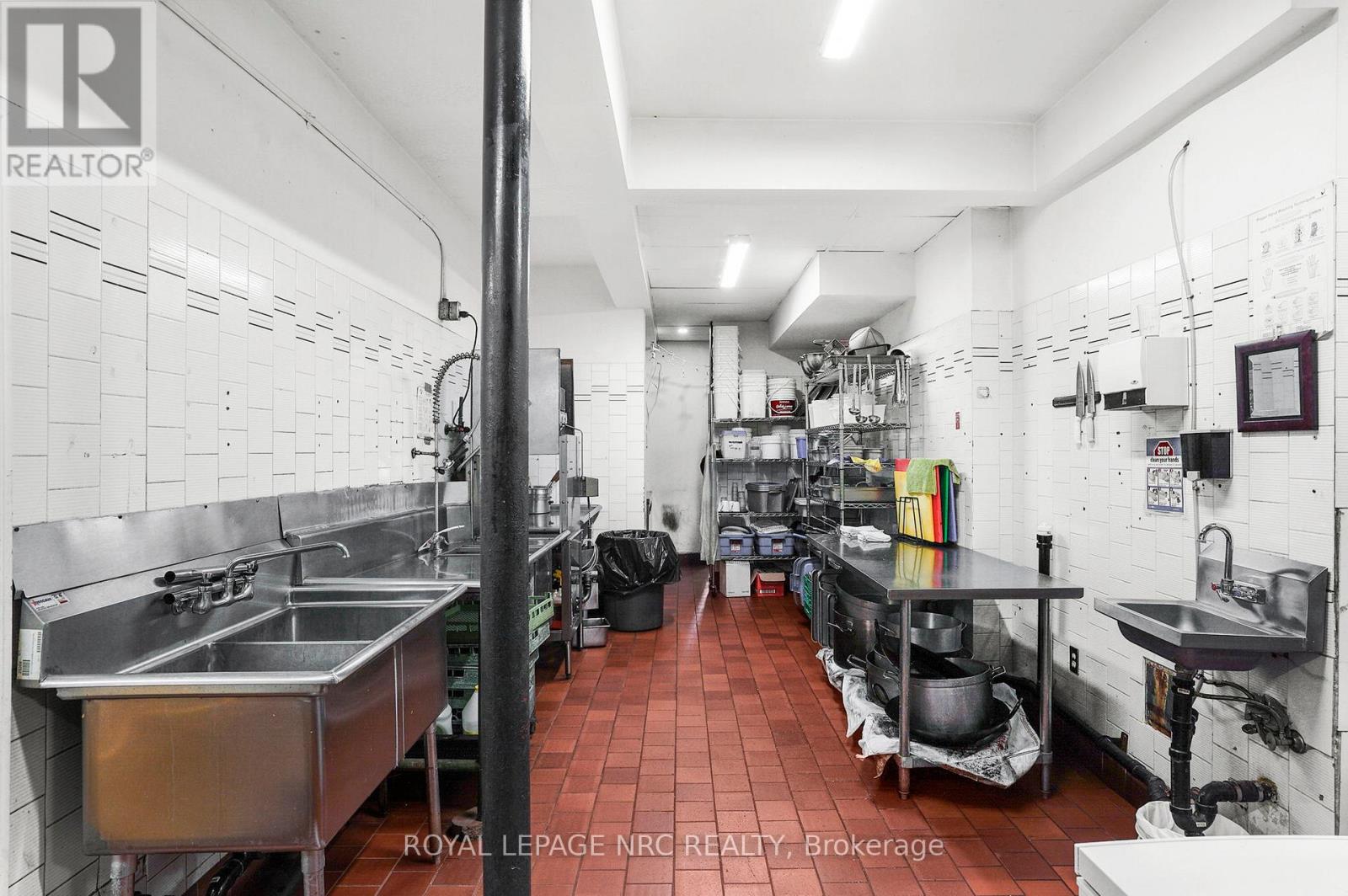 312 Lake Street, St. Catharines, Ontario  L2N 4H4 - Photo 13 - X12853170