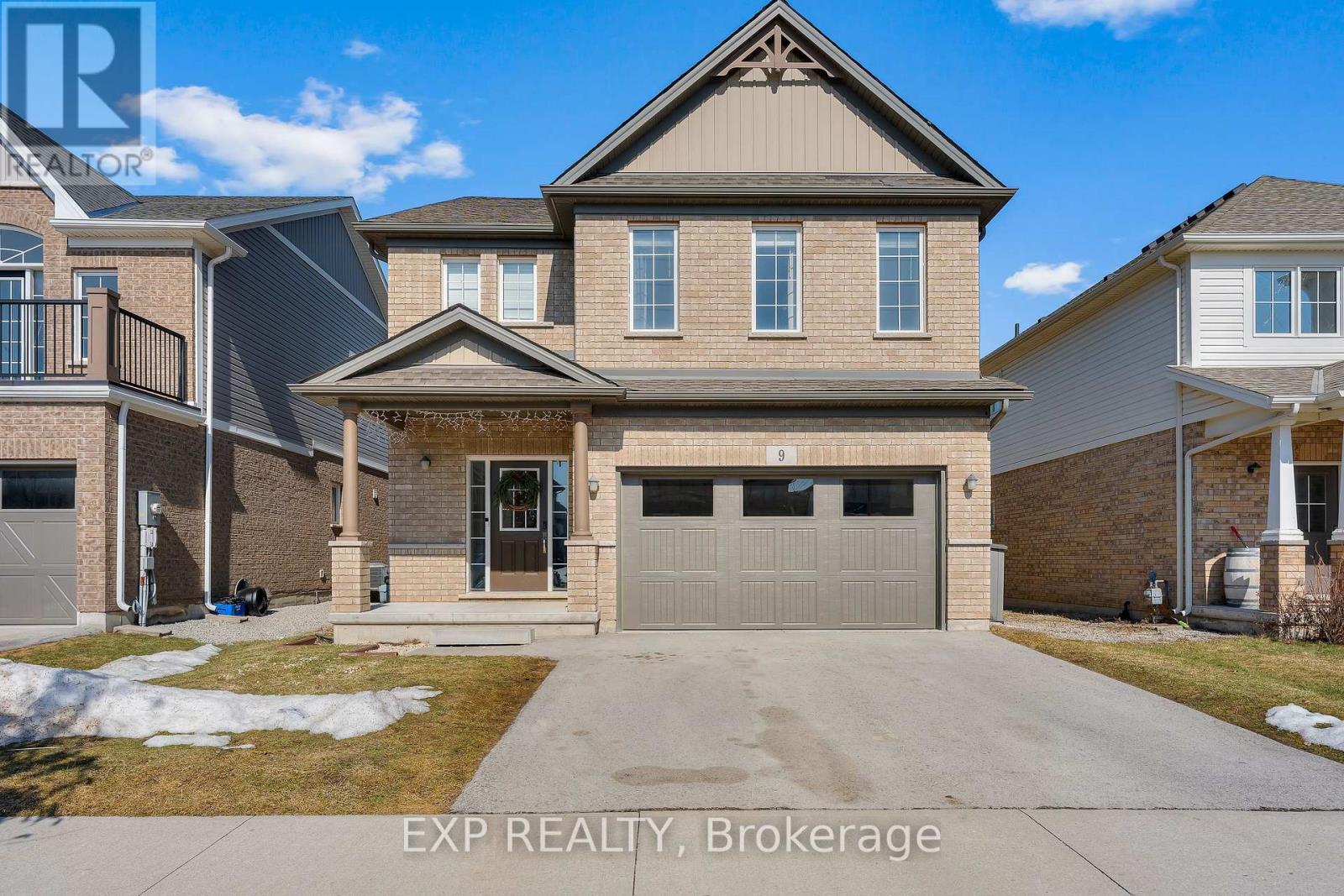 9 Marissa Street, Pelham (Fonthill), Ontario  L3B 5N5 - Photo 2 - X12853222