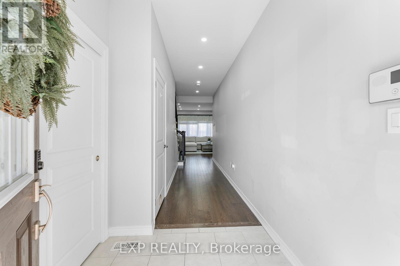 9 Marissa Street, Pelham (Fonthill), Ontario  L3B 5N5 - Photo 4 - X12853222