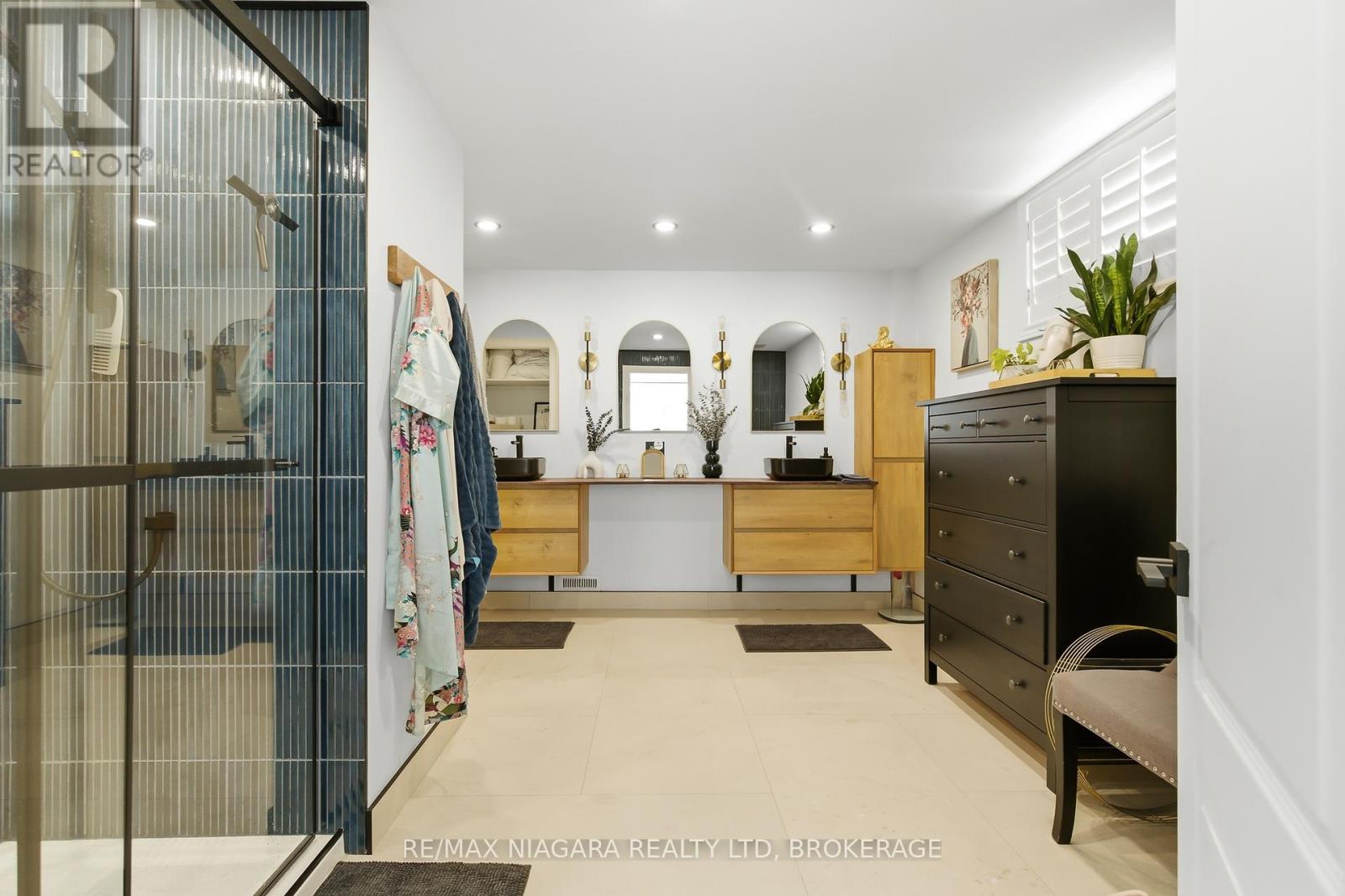 7770 Cameron Court, Niagara Falls, Ontario  L2H 3G9 - Photo 11 - X12853224