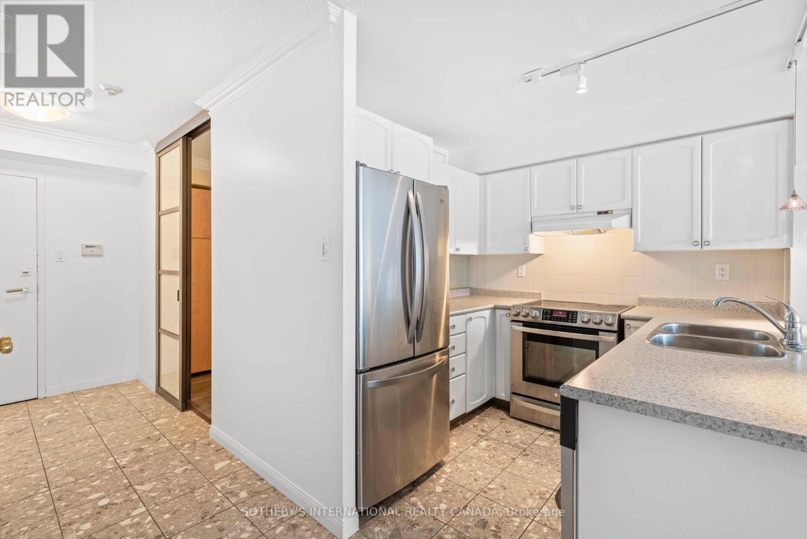 1014 - 109 Front Street E, Toronto (Waterfront Communities), Ontario  M5A 4P7 - Photo 10 - C12840870