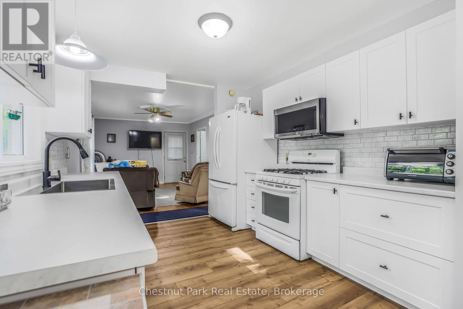 89 Tammys Cove Road, Northern Bruce Peninsula, Ontario  N0H 1Z0 - Photo 20 - X12853142