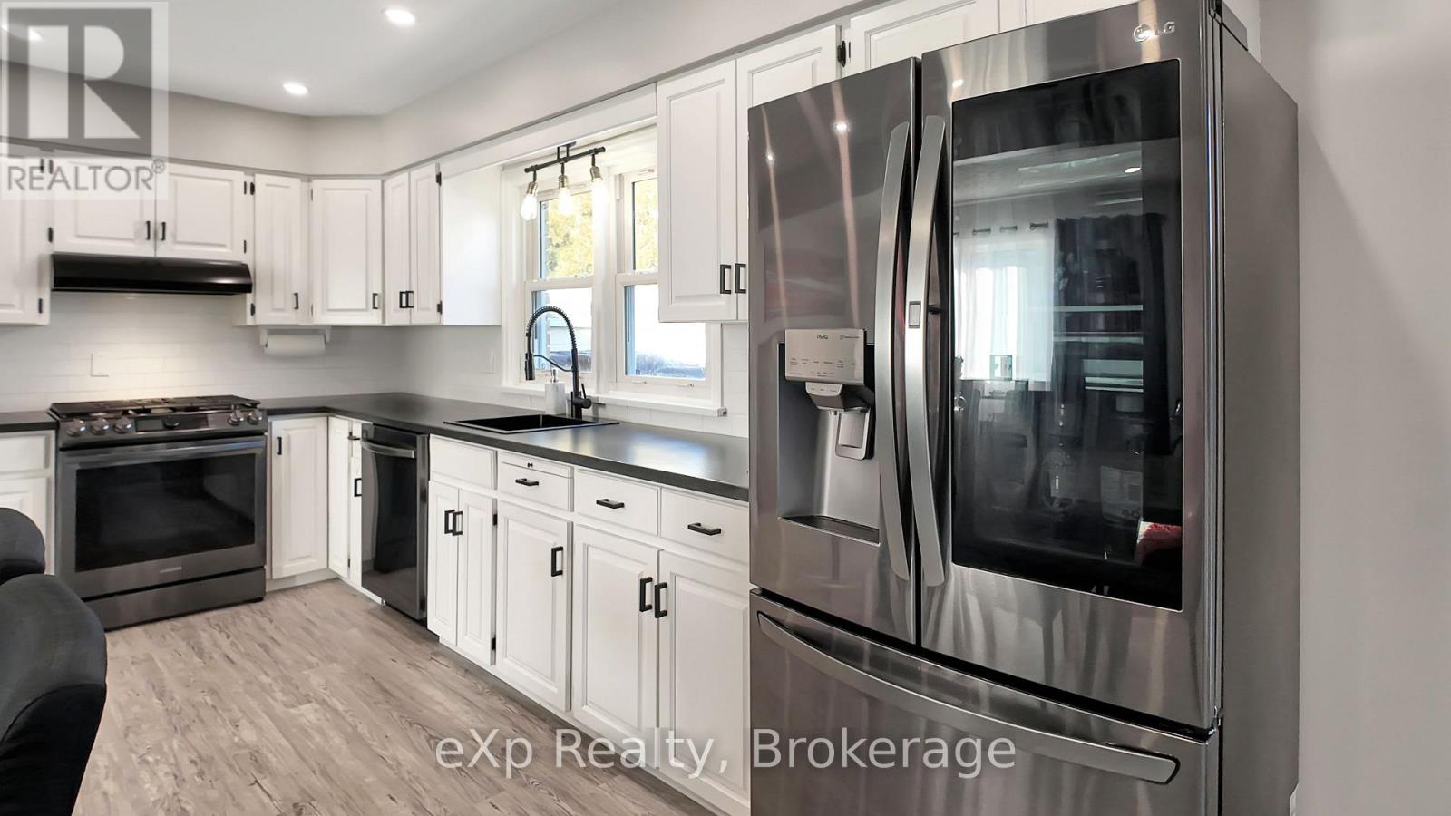 408 Mcnab Street, Brockton, Ontario  N0G 2V0 - Photo 10 - X12853216