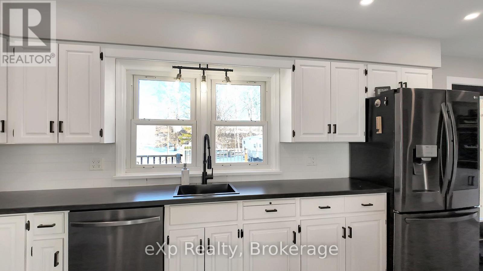 408 Mcnab Street, Brockton, Ontario  N0G 2V0 - Photo 12 - X12853216