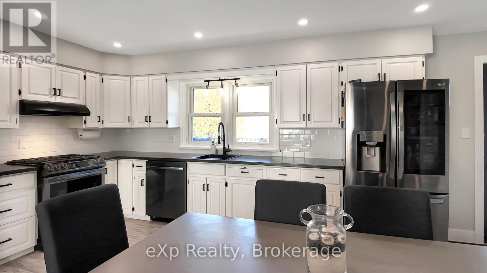 408 Mcnab Street, Brockton, Ontario  N0G 2V0 - Photo 9 - X12853216