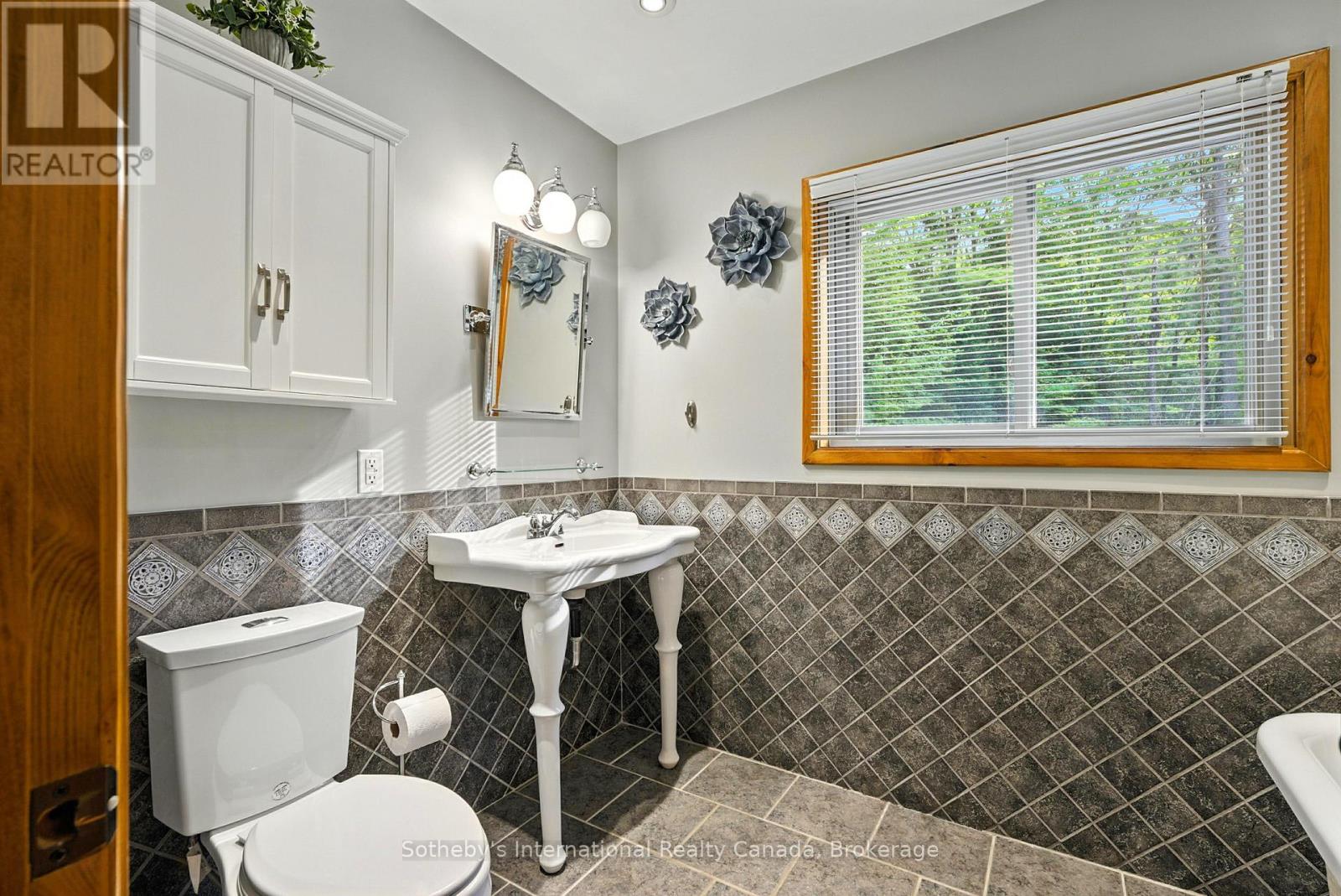 775 Rosskopf Road, Magnetawan, Ontario  P0A 1C0 - Photo 22 - X12853290