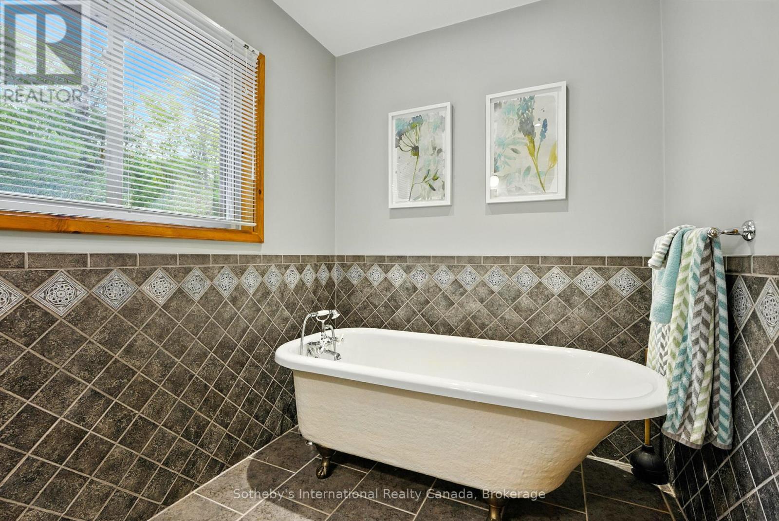 775 Rosskopf Road, Magnetawan, Ontario  P0A 1C0 - Photo 23 - X12853290