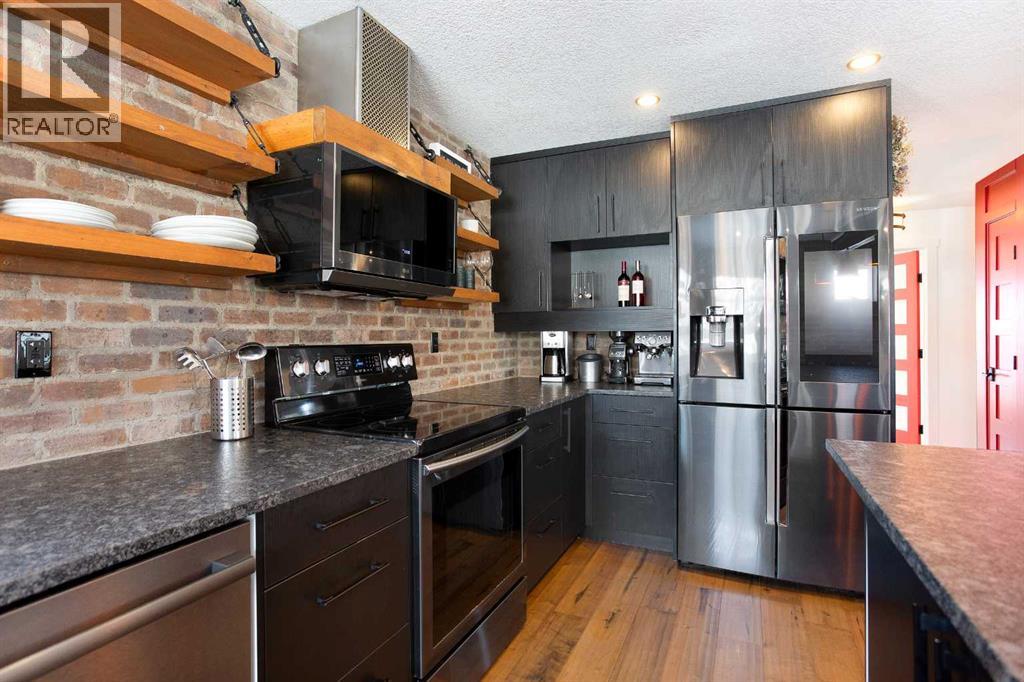 8248 5 Street Sw, Calgary, Alberta  T2V 1C5 - Photo 10 - A2280550