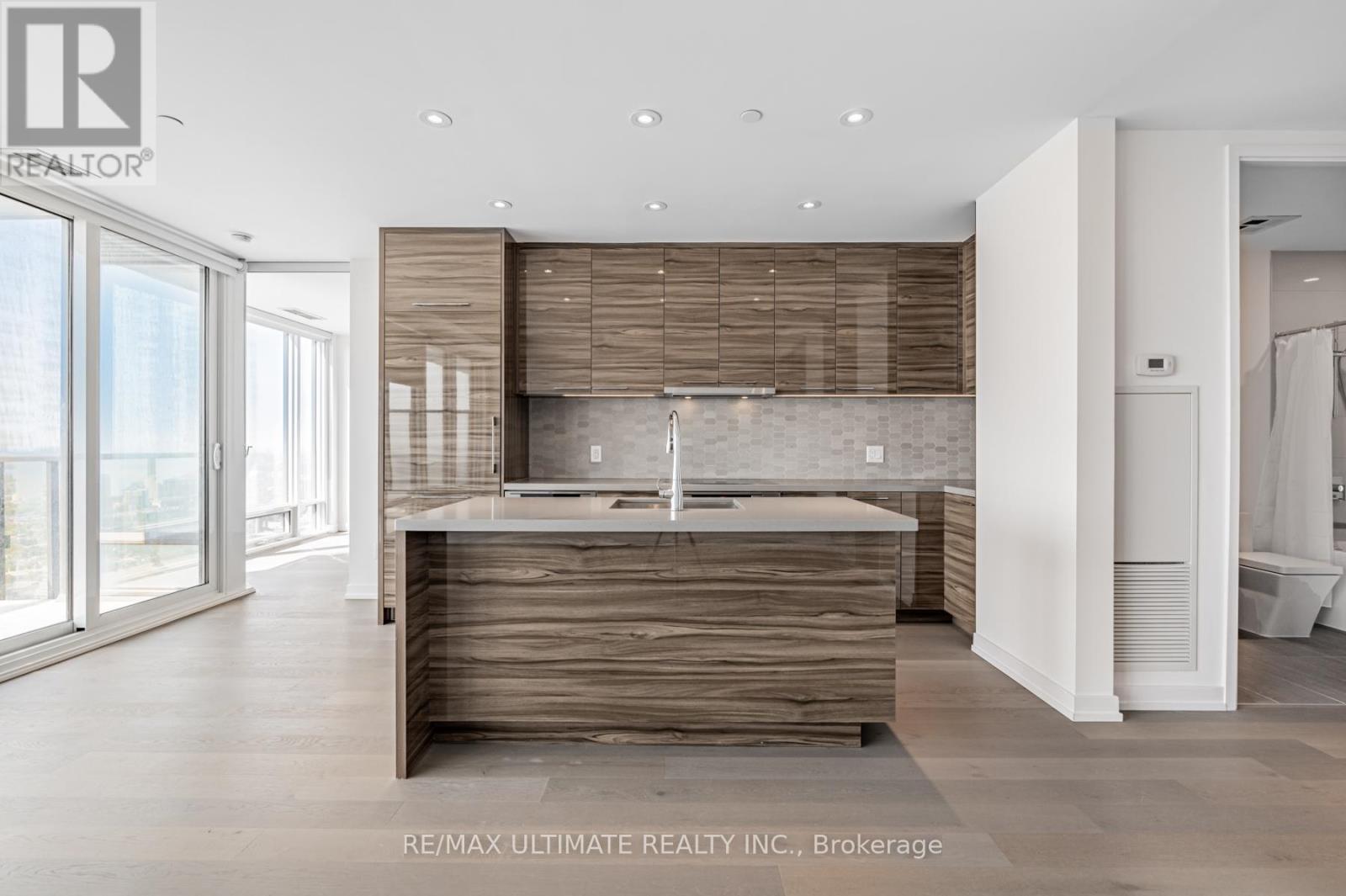 5408 - 488 University Avenue, Toronto, Ontario  M5G 0C1 - Photo 2 - C12853188