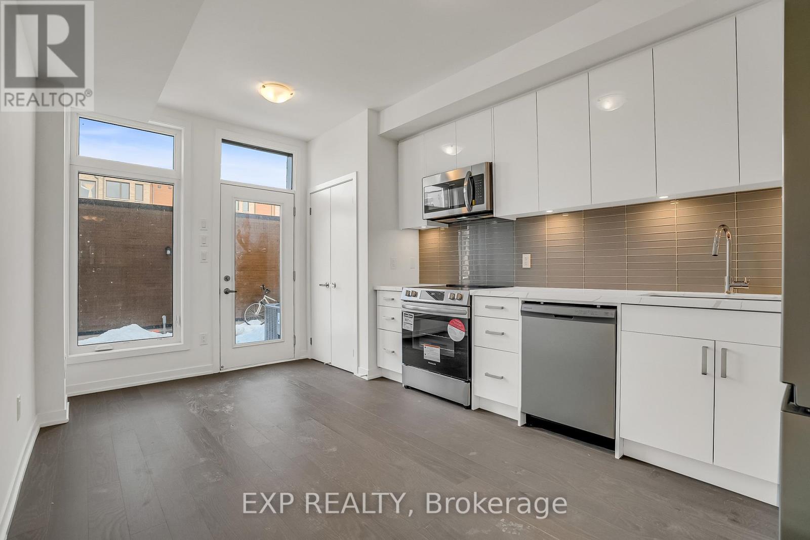 76 Turtle Island Road, Toronto (Englemount-Lawrence), Ontario  M6A 0G2 - Photo 11 - C12853192