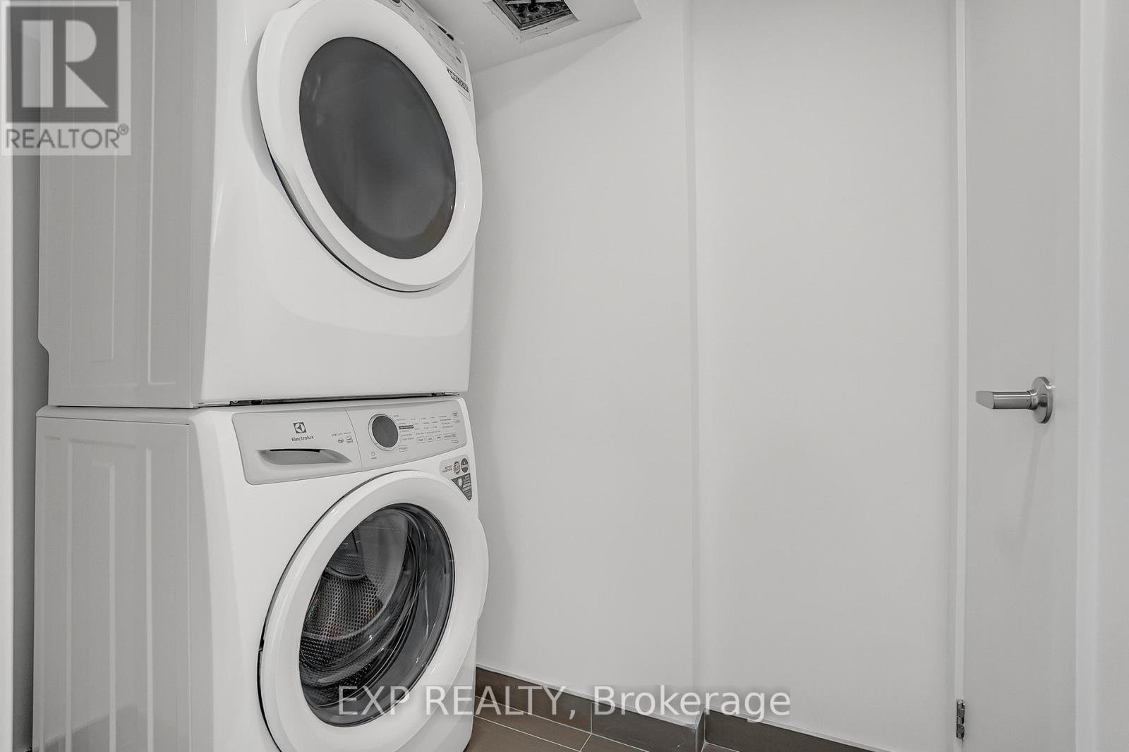 76 Turtle Island Road, Toronto (Englemount-Lawrence), Ontario  M6A 0G2 - Photo 27 - C12853192